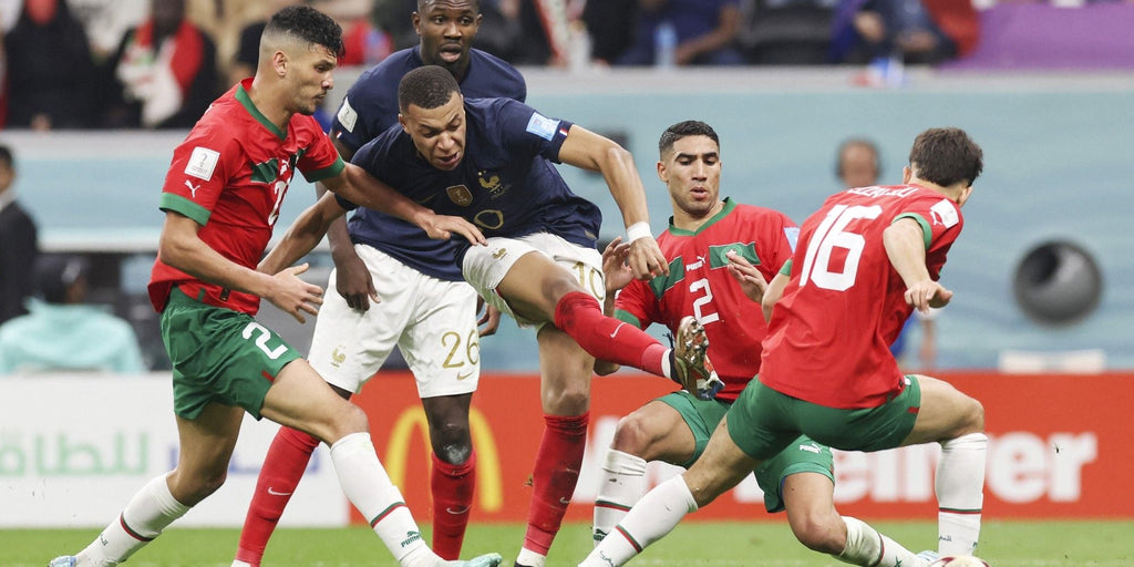 MAILLOTS DE FOOTBALL NEUFS AVEC ÉTIQUETTE