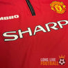 Sponsor Sharp sur le maillot vintage 1998/1999 de Manchester United