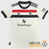 Maillot Manchester United 2024-2025 taille M, face avant, flocage Snapdragon, Adidas Originals