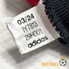 Étiquette intérieure Adidas IY7813, production 03/24, maillot Manchester United 24/25