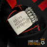 Étiquette intérieure du maillot Manchester United 2015/2016 avec code produit AC1445