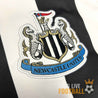Blason brodé de Newcastle United sur le maillot 2018-2019 domicile